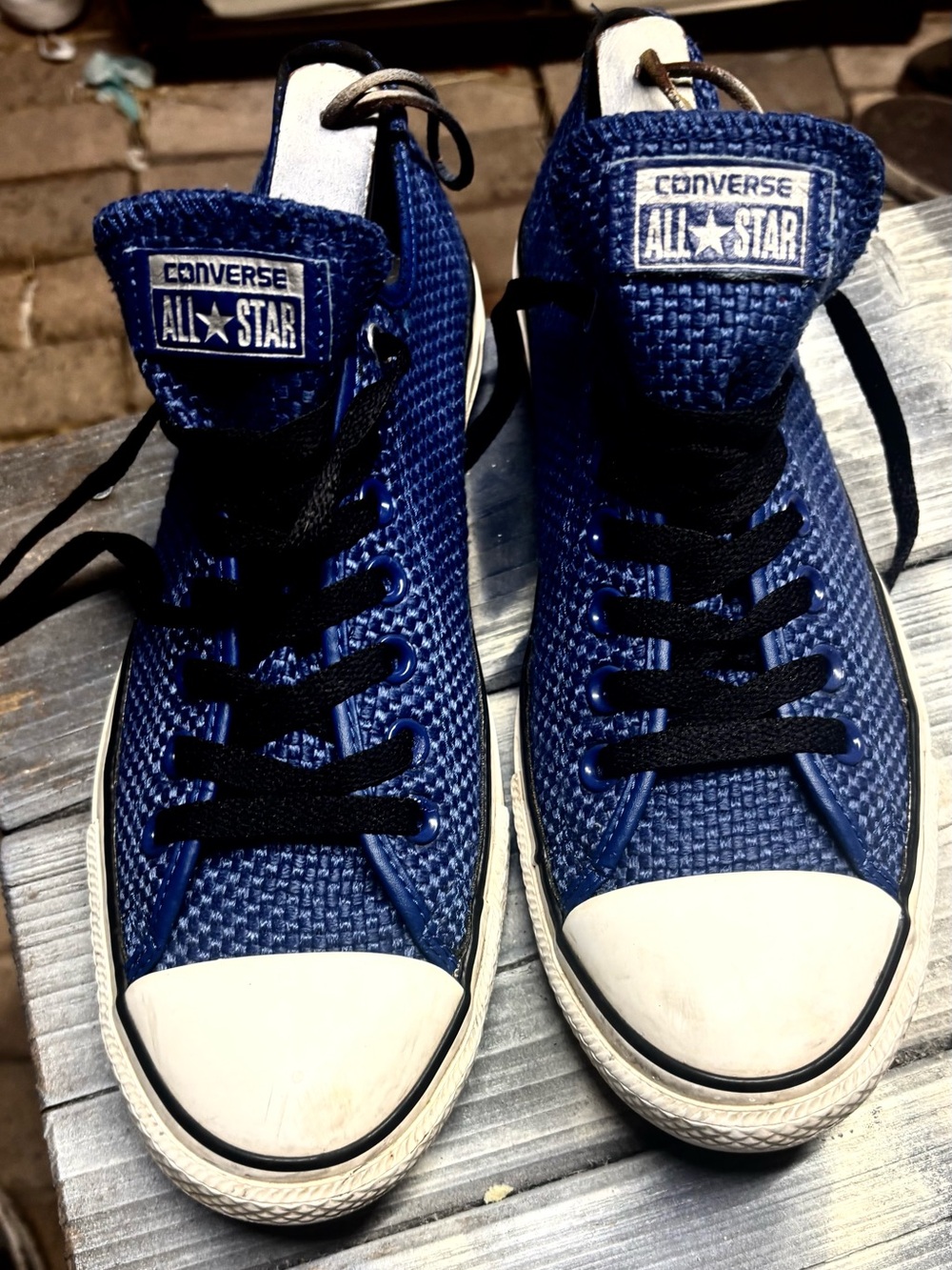 Converse All Star High Top Sneakers
Blue with white rubber toe cap mens 10